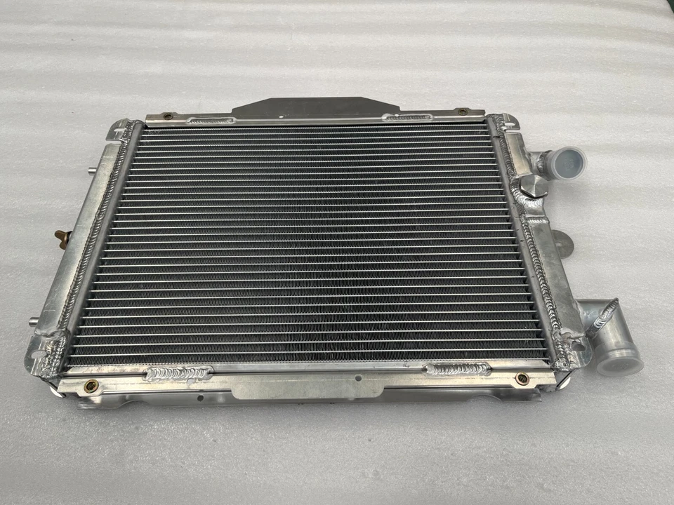 Radiator For Ferrari 355 F355 GTS/Spider With Sensor Hole 1994-1999 LEFT SIDE - Imagem 4 de 4