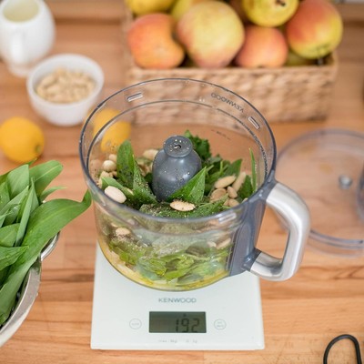 Bilancia Cucina Elettronica Kenwood DS401.W - Vetro, 8kg Capacit&agrave;, Doppia Unit&agrave; Misura, Tara