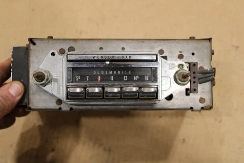 1965 OLDSMOBILE 98 OLDS DELTA 88 STARFIRE AM WONDERBAR RADIO STEREO ORIGINAL