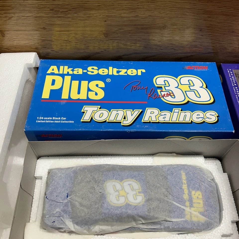 Coche fundido a presión Tony Raines 2000 Monte Carlo 33 escala 1:24 Foto 3 de 4