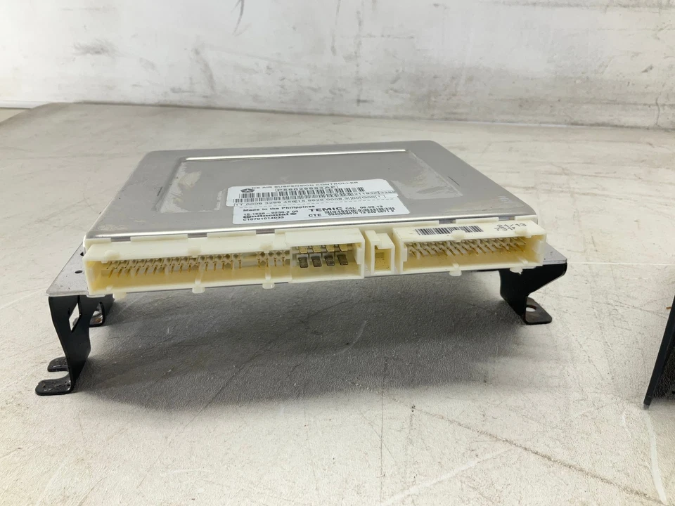 Módulo controlador de suspensión neumática Dodge Ram 1500 13-18 computadora con cubierta OEM Foto 4 de 4