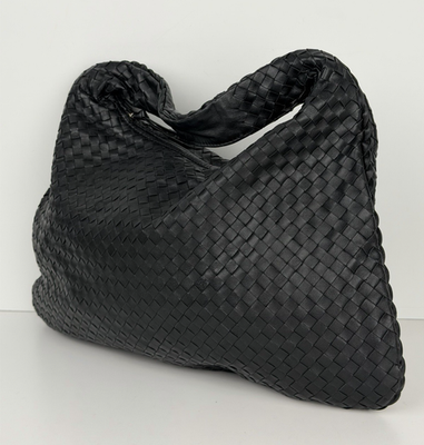 Bottega Veneta Hop Intrecciato Leather Hobo Bag Small in Black C2