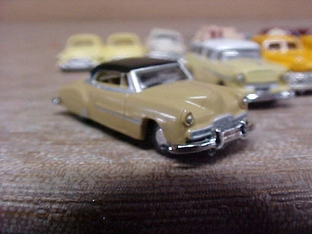 1948 to 1956 Automobiles - 19 N scale Vehicle Car Lot - Image 3 of 4