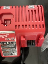 Milwaukee M12 M18 Battery Holder and Charger Rack