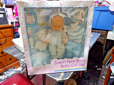 Sweet New Born Baby Gift Set with Accessories