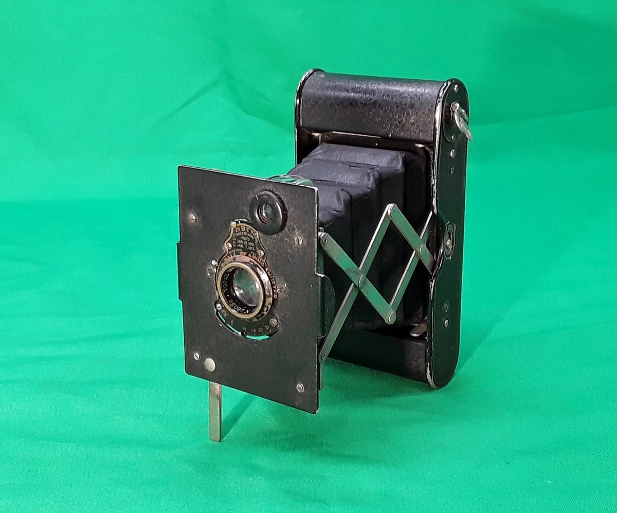 Ancien appareil photo Kodak Vest Pocket autographic sur Gens de Confiance