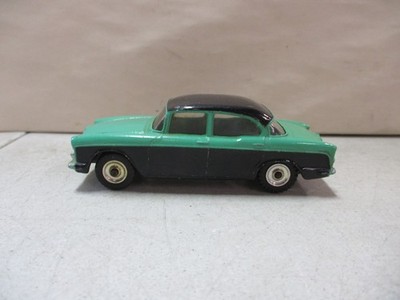 Dinky Toys Humber Hawk