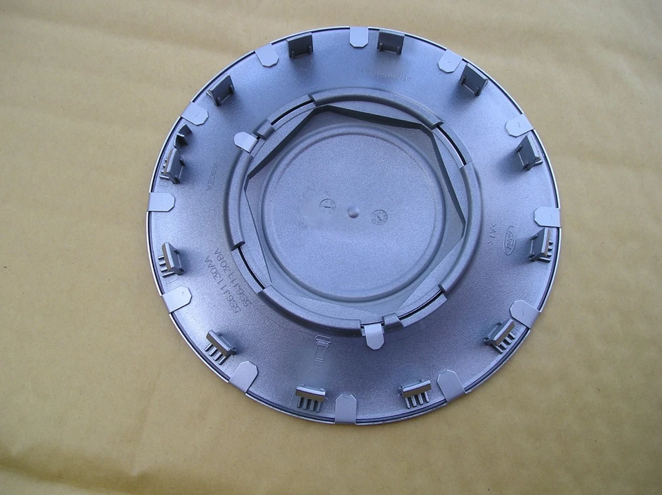 Ford Fiesta ST 150 Wheel Center CAP SILVER, Nuevo Ford Genuino Pieza 2100371 Foto 2 de 2