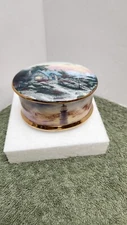 1999 THOMAS KINKADE Ardleigh Elliott Music Box “ Cottage By The Sea” 5354B