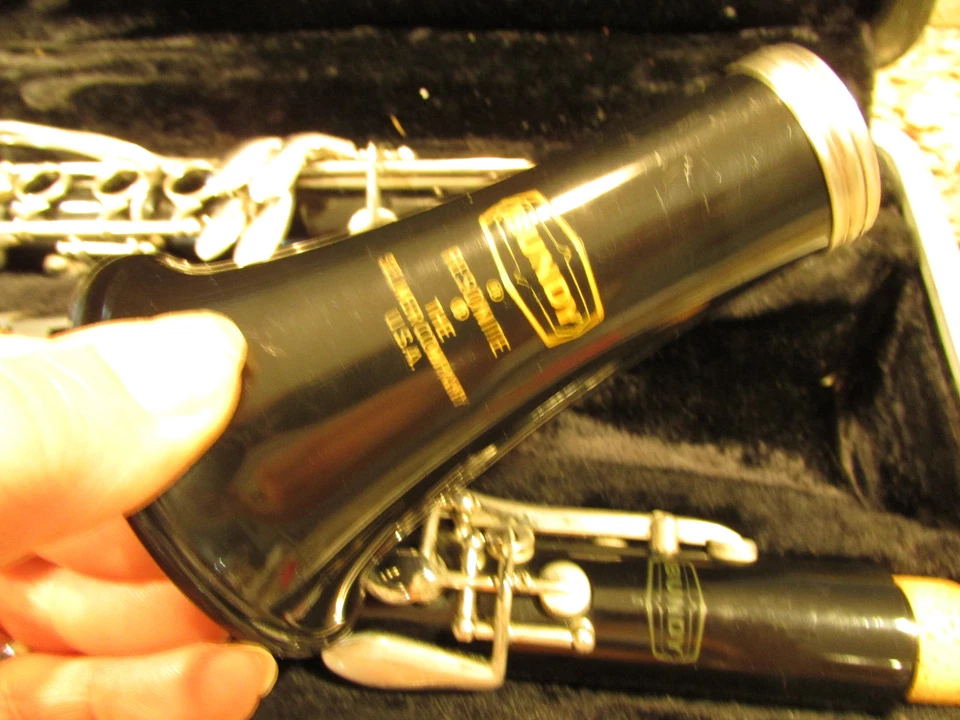 BUNDY CLARINET & CASE NEW CORKS SELMER MADE IN USA - Image 2 of 4