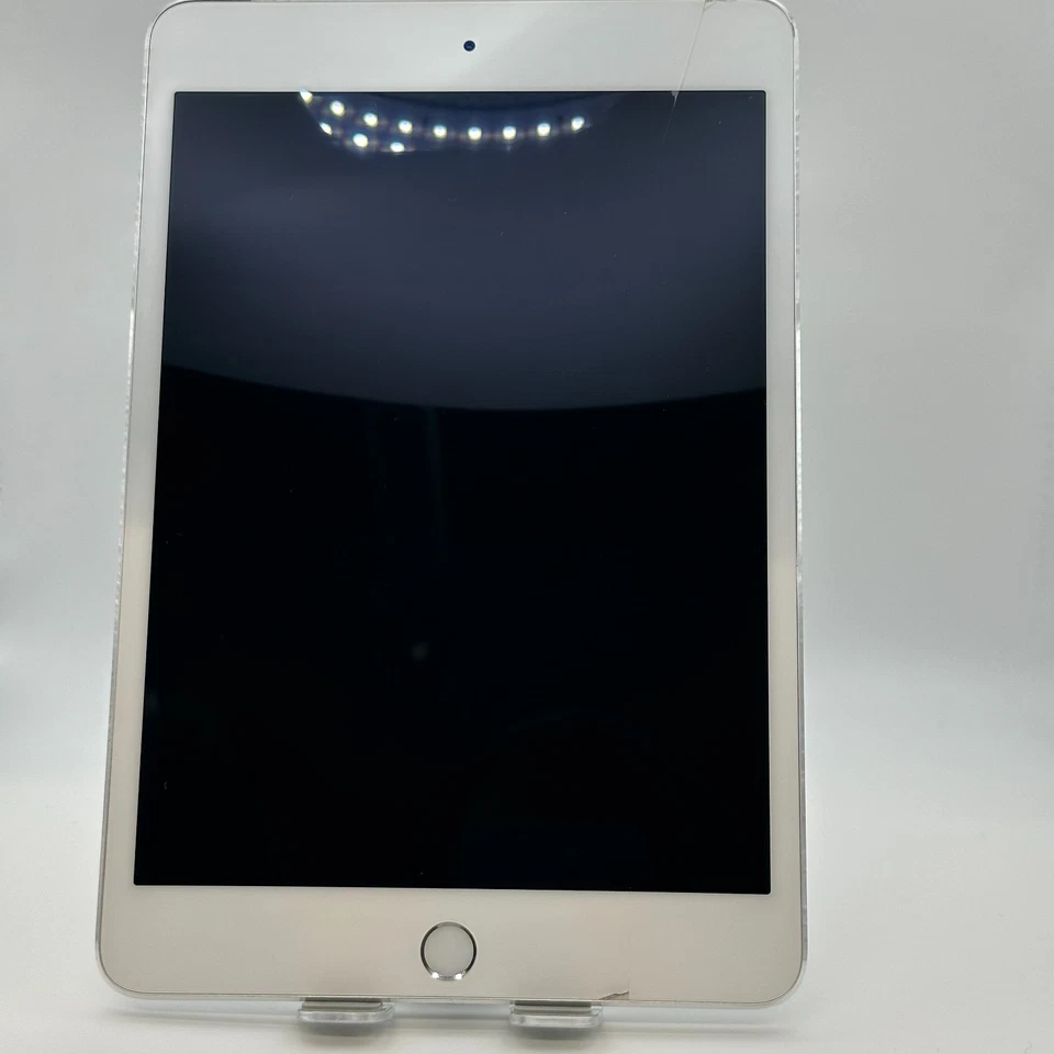 iPad Mini 4 - 16 GB (cracked screen) - Image 2 of 4