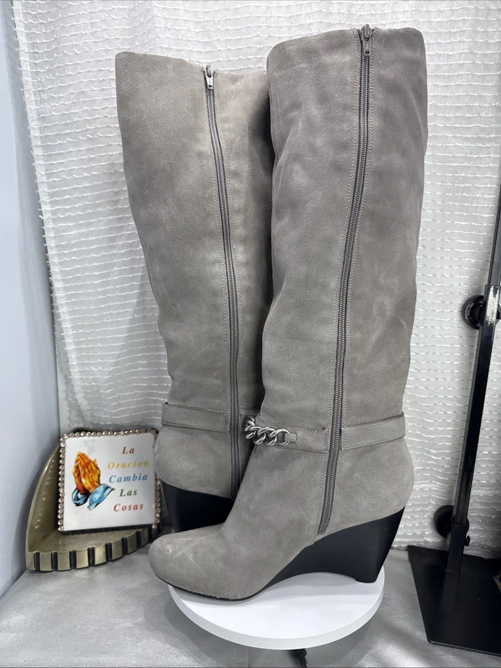 (F2) BCBGENERATION Merryl Bota Alta Gamuza Cuña Cuero Talla 8.5 Para Mujer’s Foto 3 de 4