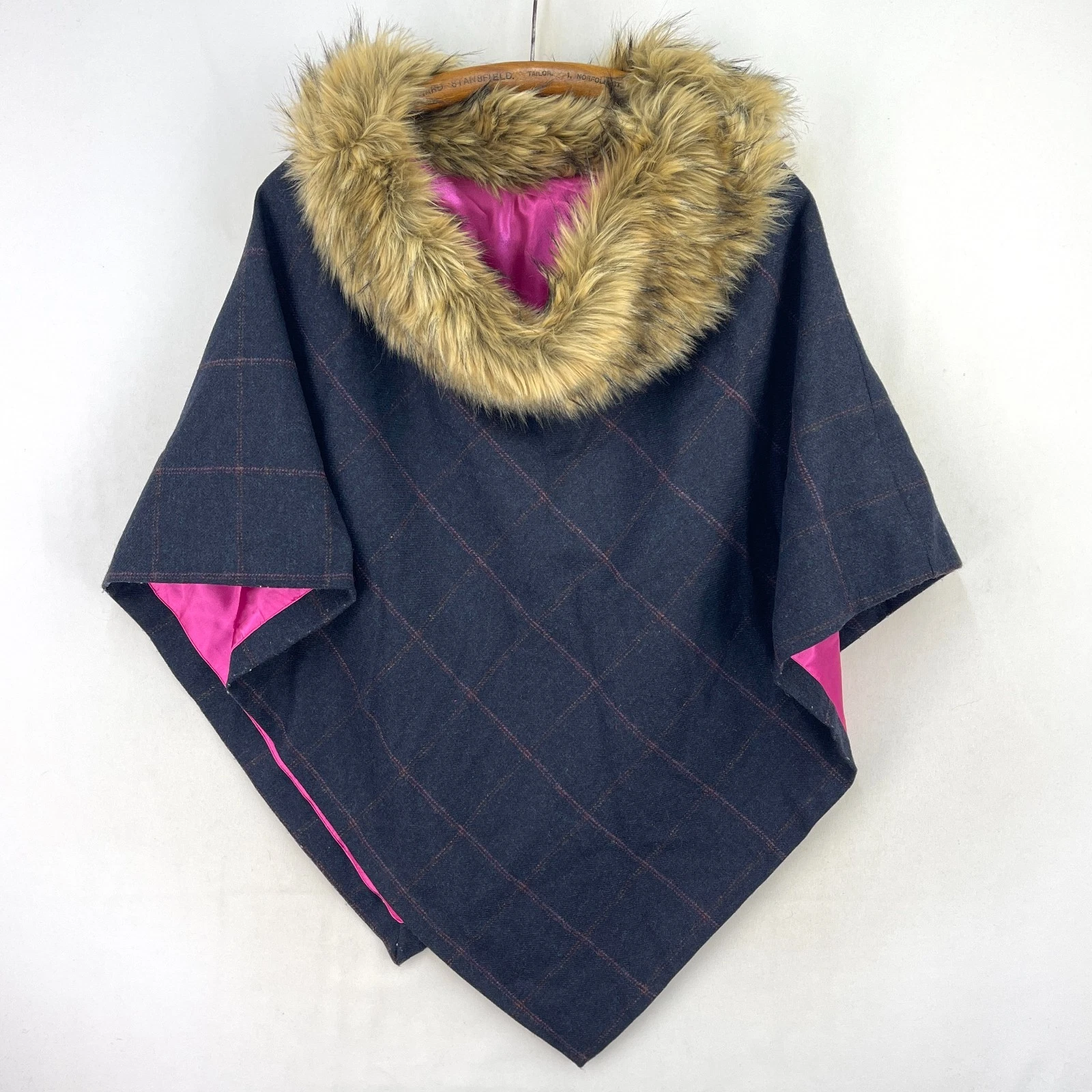 Tweed Cape Womens O/S Navy Blue Check Wool Wrap Poncho Zip Collar Races
Opens in a new window or tab