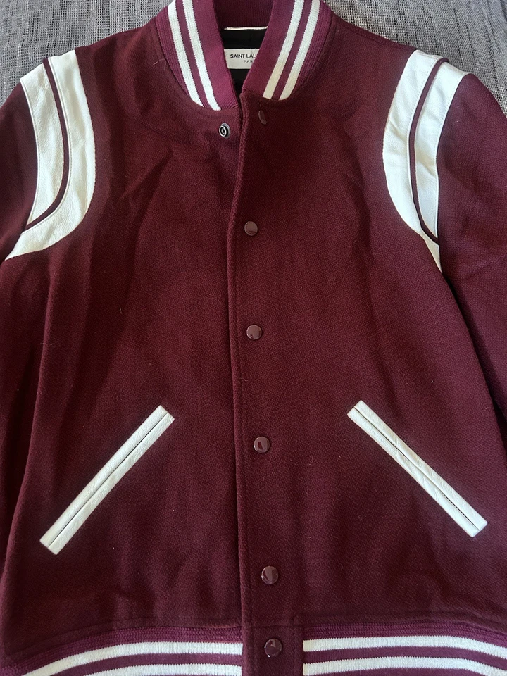 Chaqueta de Peluche Saint Laurent Paris Talla 50 Rojo/Terciopelo Lana con Cuero Blanco Foto 2 de 4