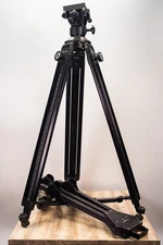Quick-Set Professional Tripod Model 4-20036-6 with Pan/Tilt Head and Caster V20