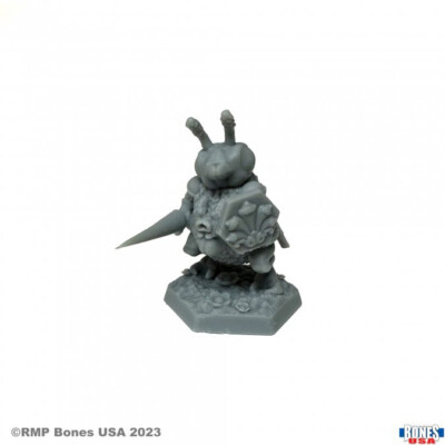 Reaper Bones – The Crimson Herald – Figurine 25 Mm Pour Jeux De Rôle – Plastique Souple – Non Peinte – 44020