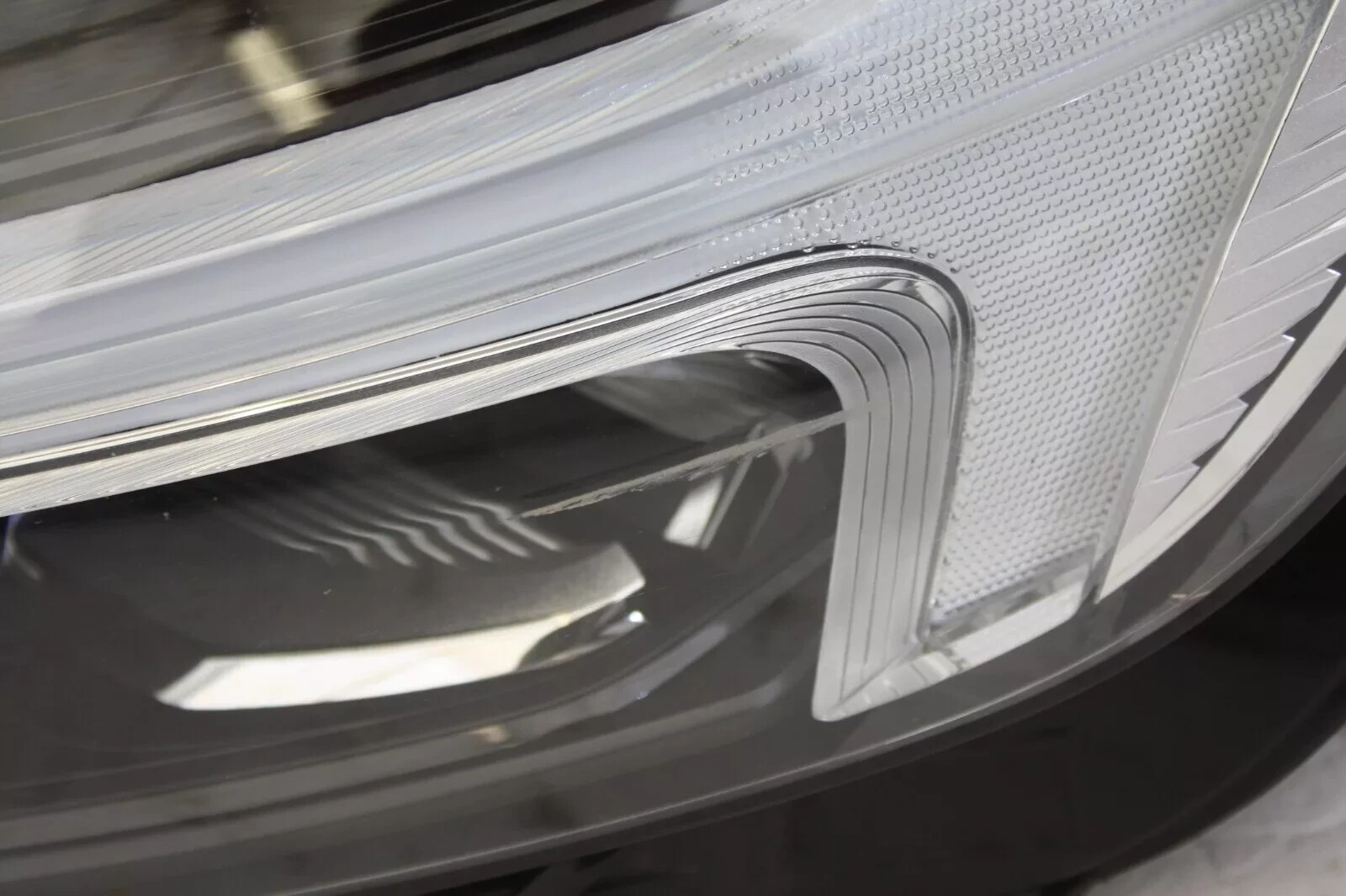 Volvo XC60 Left Side LED Headlight 32342510 Genuine for sale 