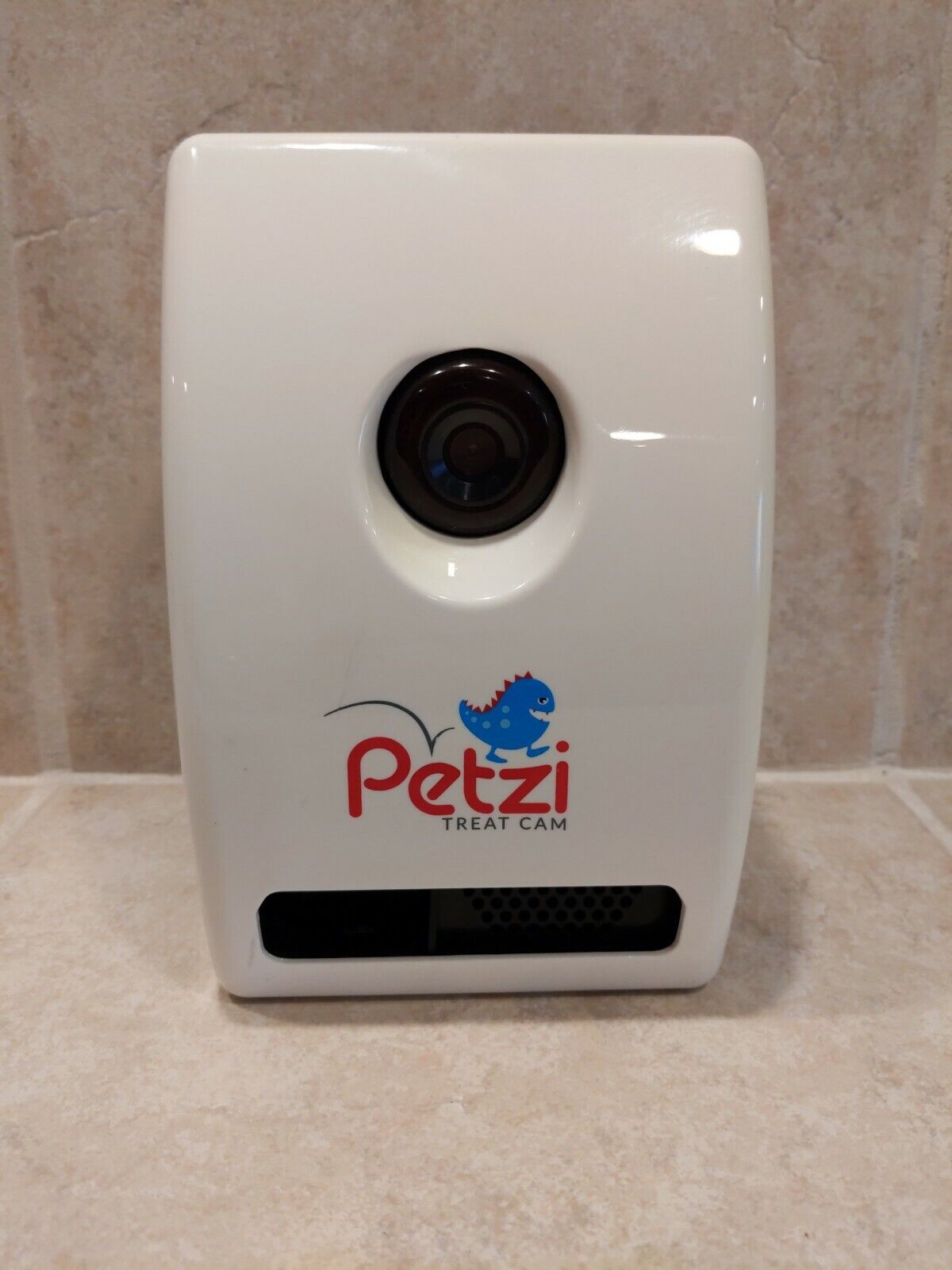 Petzi Treat Cam Petzilla Wifi Pet Camera Treat Dispenser PET0025