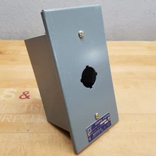 Square D 9001KZP1 Control Station Enclosure, Heavy Duty, 600Vac - USED