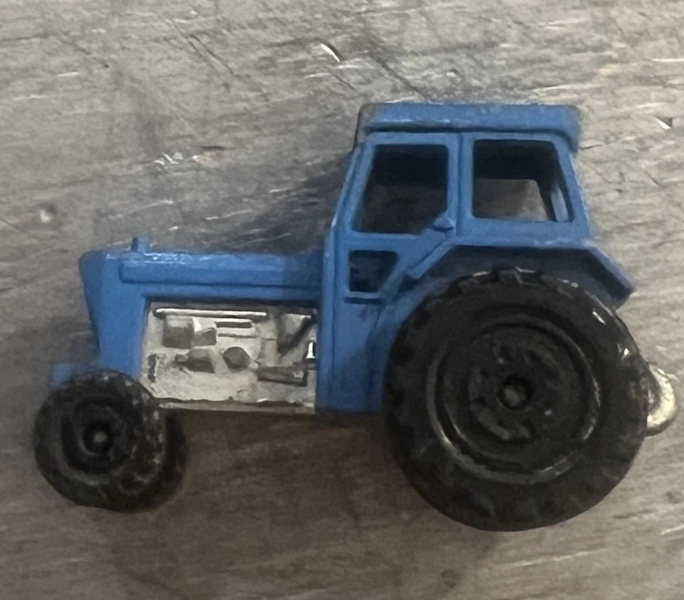 Vintage Matchbox Superfast No. 46 Ford Farm Tractor Lesney Blue 1978 - Image 2 of 4