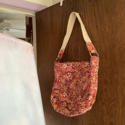 LEVIS  PINK FLOWER LINED PURSE ZIPPER CLOSURE