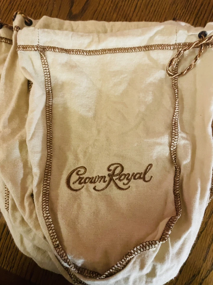 批量 18 件 Crown Royal 限量版搅拌机捣碎袋 棕褐色/奶油色和铜  — 第 3/3 张图片