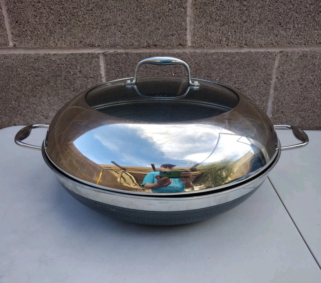 HexClad Hybrid Nonstick 14-Inch Wok with Stainless Steel Lid