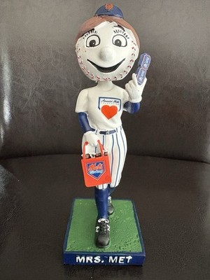 Mrs. Met Gives Back Bobblehead NY Mets