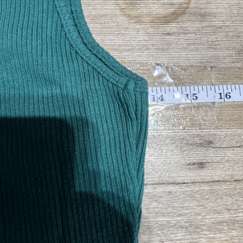NWT Monrow Gal Green Brushed V Neck cropped Tank Top Medium ribbed - Picture 7 of 10
