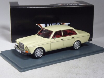(KI-11-38) Neo Scale Models 43108 Volvo 164 perlweiß in 1:43 in OVP