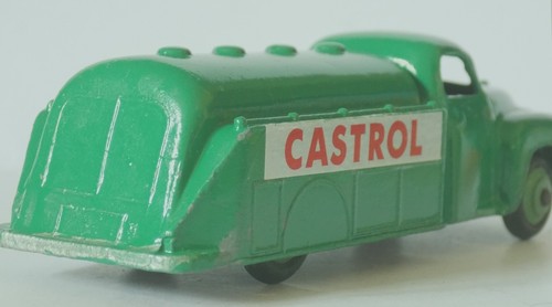 Dinky Toy No.30p/441 Studebaker Petrol Tanker "Castrol" Restored (1952-60). - Picture 6 of 11