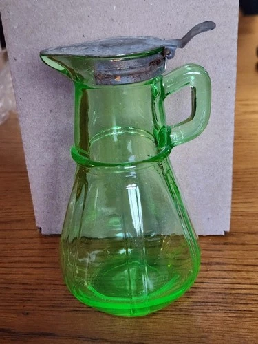 Vintage Hazel Atlas Green Uranium Depression Glass Syrup Pitcher With Lid 6”Tall