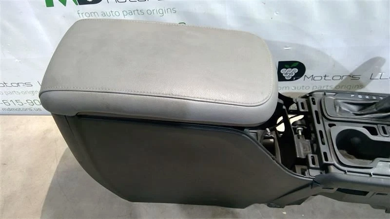 Chevrolet Colorado 2017-2020 consola montaje delantero 84660917 Foto 3 de 4