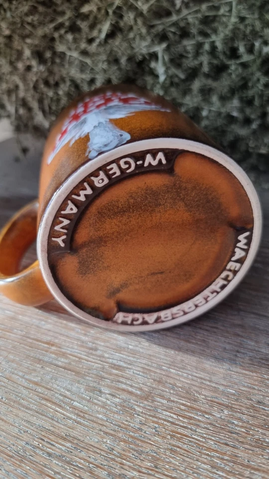 Keramik Tasse Becher Braun Fliegenpilzen Handbemalt Unikat - Bild 3 von 4