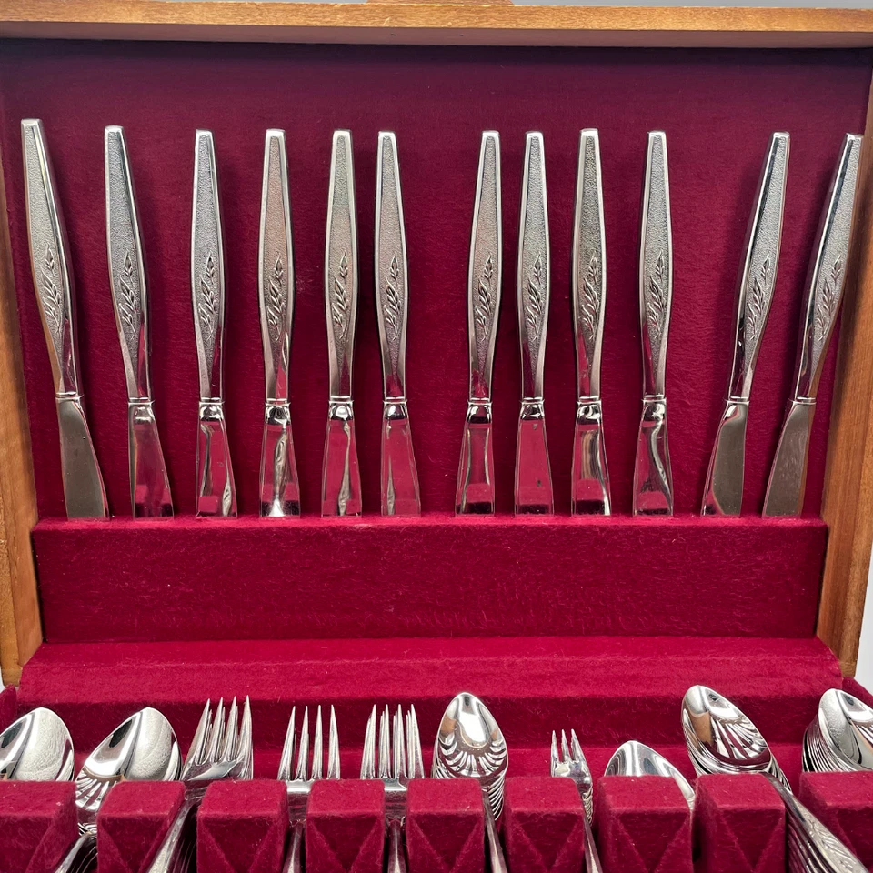 Community Stainless Woodmere Leaf Flatware Set 86 Pc Double Decker Chest 1960s - Image 2 of 4