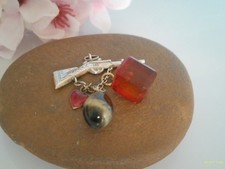 Zauberhafter antiker Anhänger Silber 800, Art Deko, detailliertes Gewehr