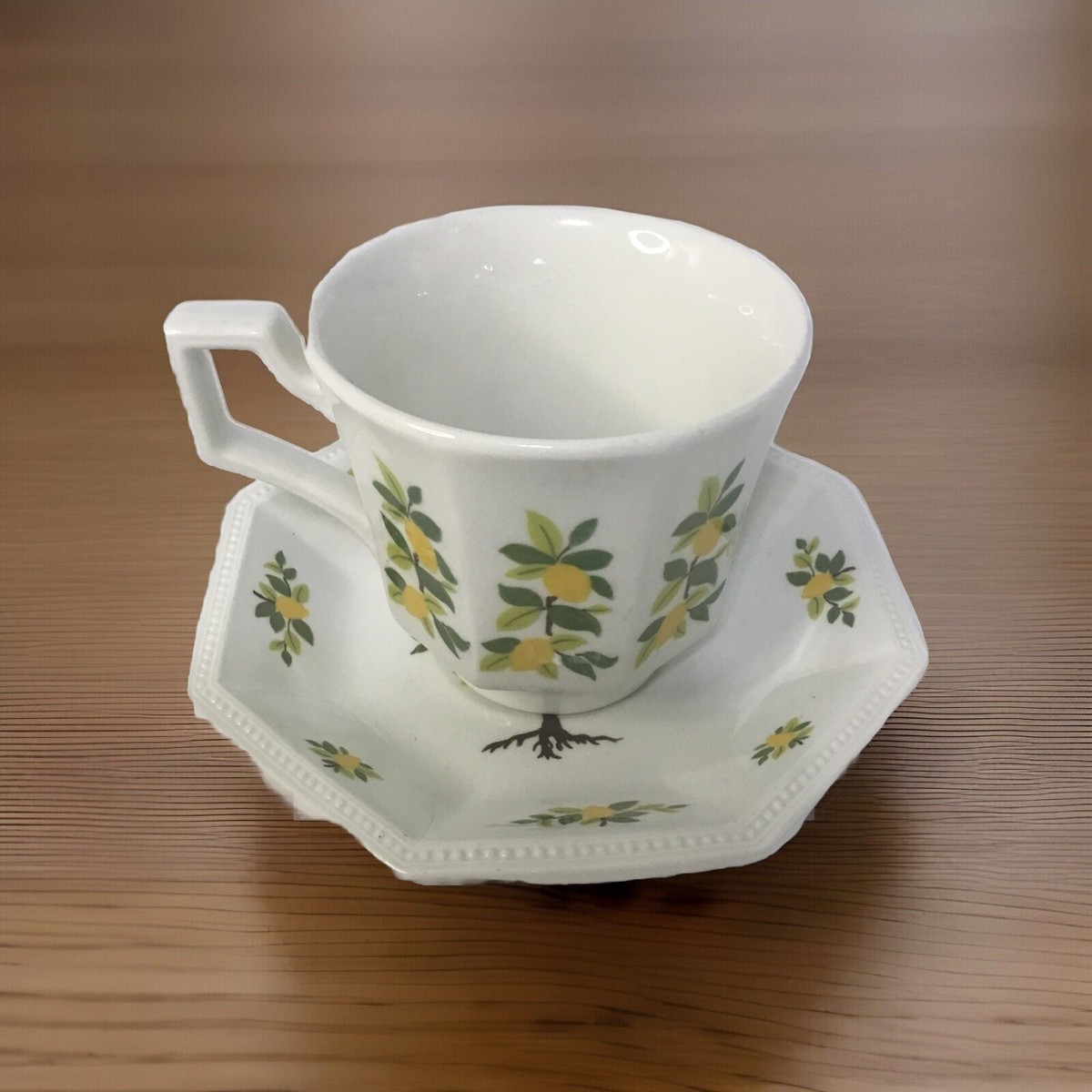 Johnson Brothers Set Of (4) Lemon Tree Coffee/Tea Cups & Saucers