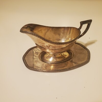 E.P.N.S. Silver plated gravy boat with underplate
