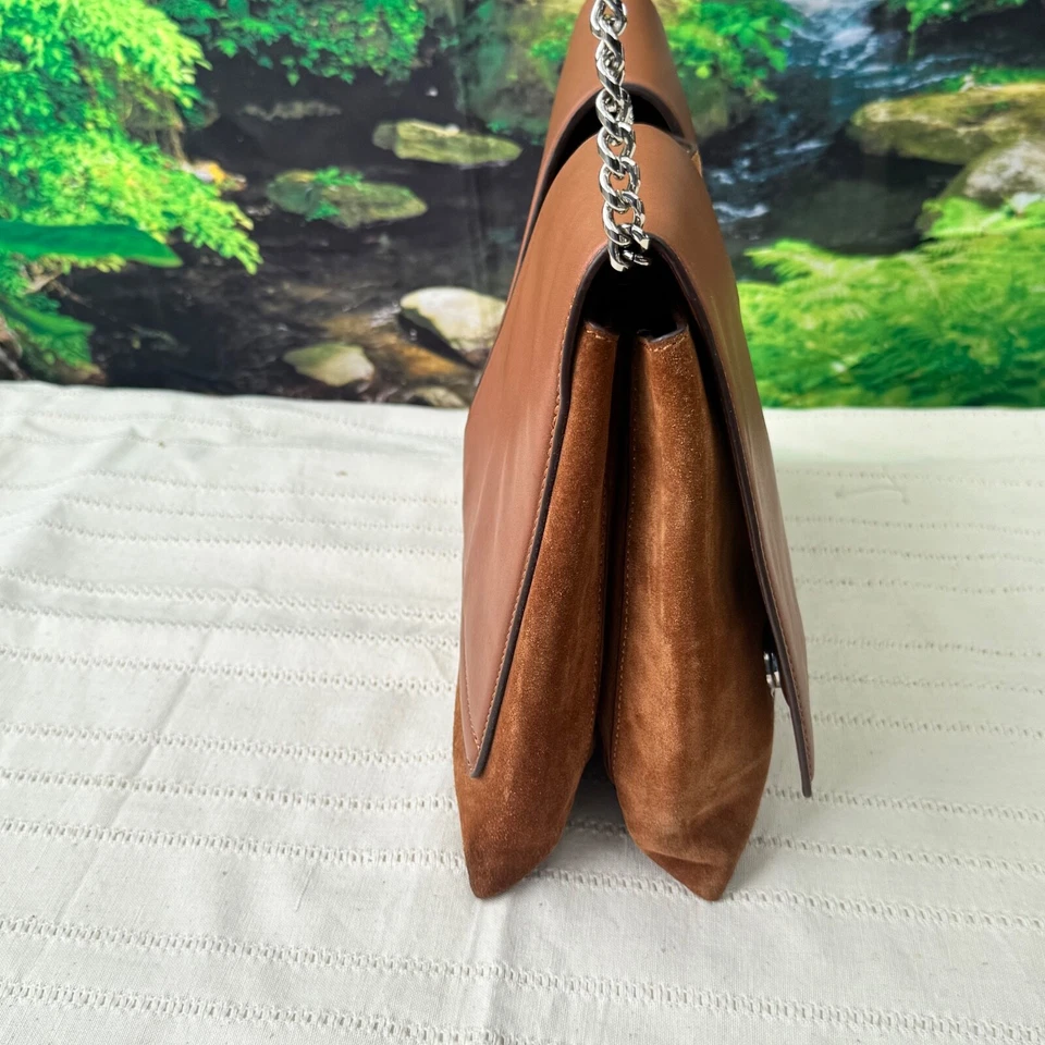 BOLSO DE HOMBRO JIL SANDER MINIMALISTA DE CUERO CON ESLABONES DE CADENA EN FORMA DE V Foto 4 de 4