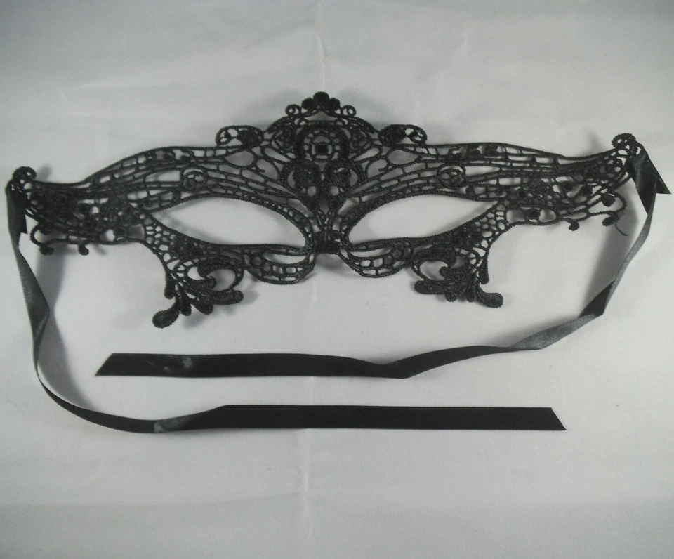 Pretty Black Lace Eye Mask: Party/Fancy Dress/Masquerade: UK Seller - Image 3 of 4