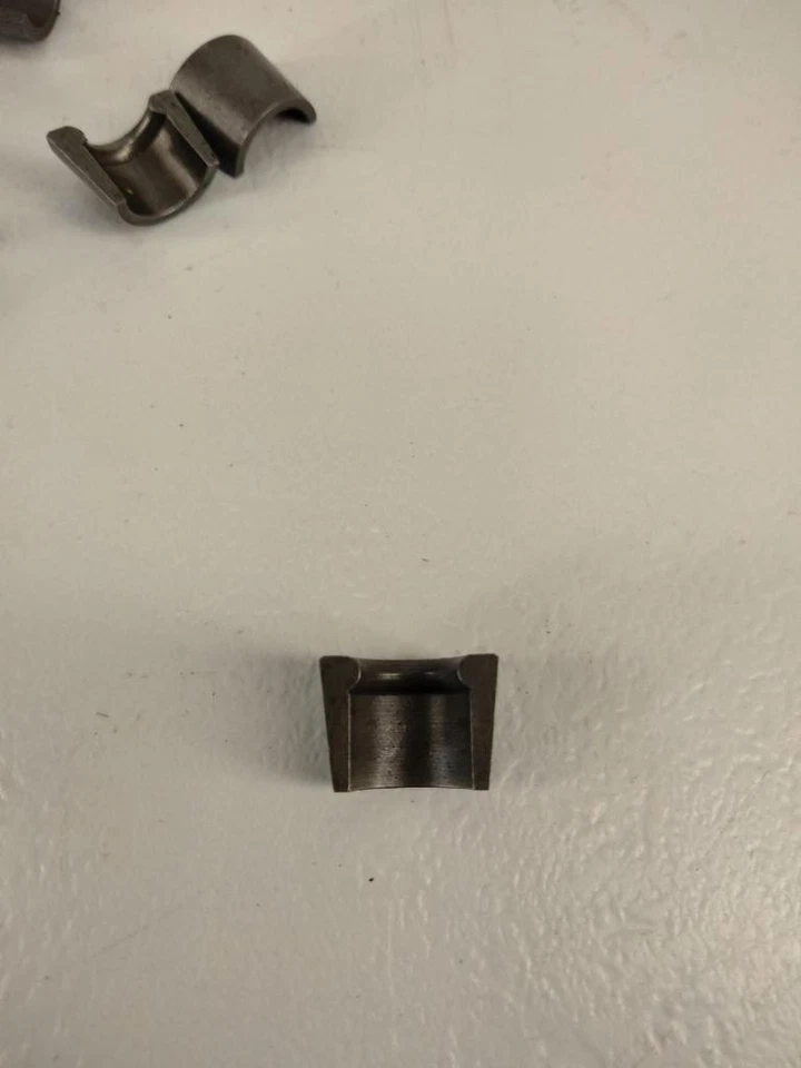 Juego de 16 retenedores de válvulas MG MGB de 1968 a 1980 parte 460-215 Foto 4 de 4