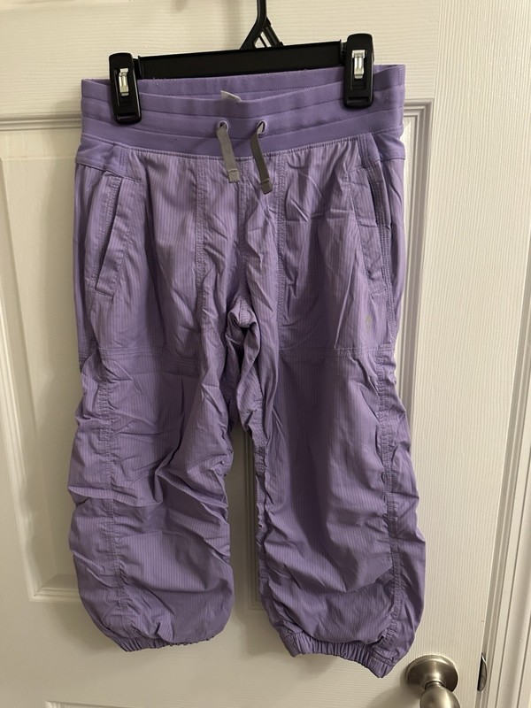 Ivivva by Lululemon girl's purple "Live to Move" crop dance studio pants Size 12