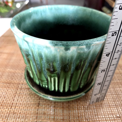 VTG McCOY  0373 GREEN DRIP PLANTER Bamboo FLOWER POT Attached SAUCER 4.5''x4.5''