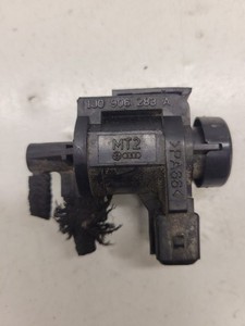 Volkswagen Golf IV 2002 Diesel 81kW Turbolader Druckwandler Magnetventil DRA9128