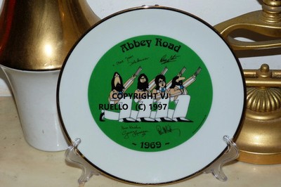 Beatles Authentic Signed Collector Plate Maxwell's Silver Hammer Rare