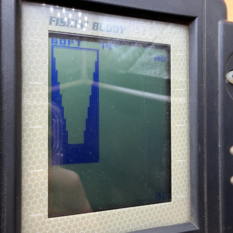 Buscador de peces portátil Bottom Line Fishin Buddy 1200 Sidefinder - sin abrazadera ni oring Foto 2 de 4