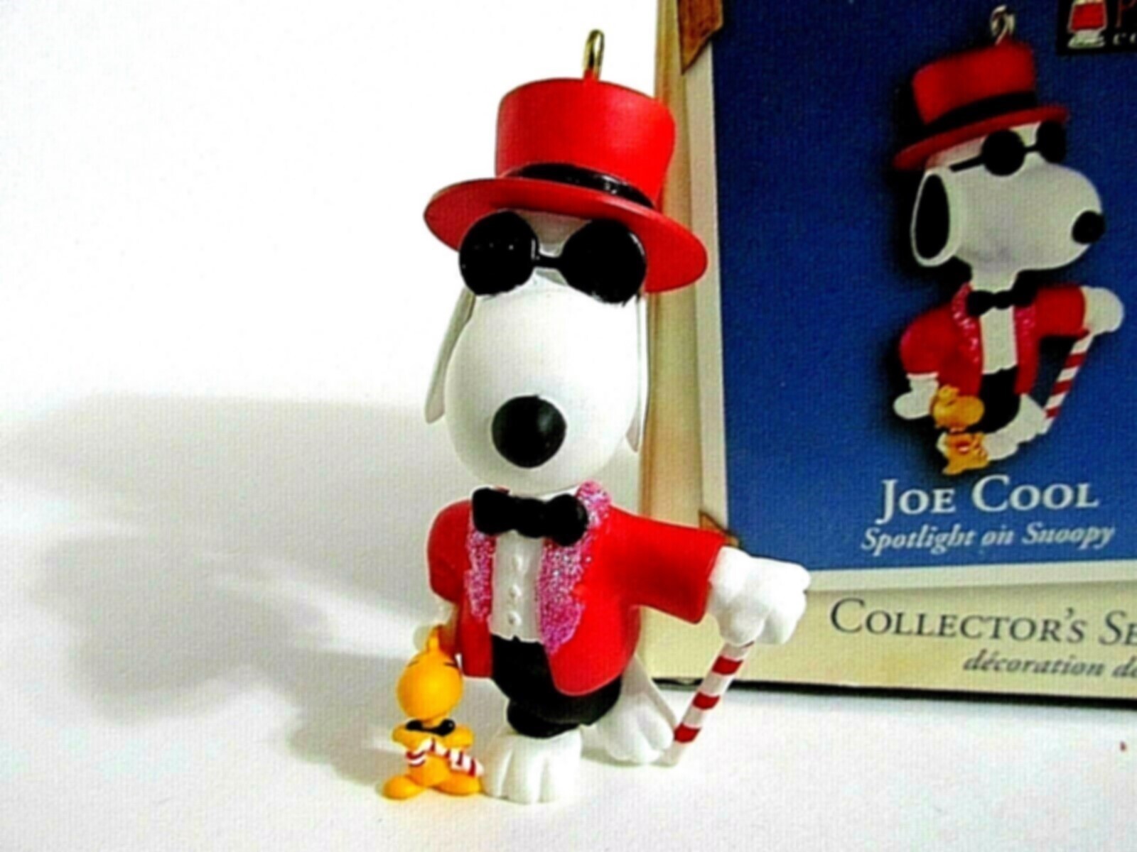 SNOOPY & CHARLIE BROWN HALLMARK CHRISTMAS ORNAMENT FIGURINE 2003 PEANUTS