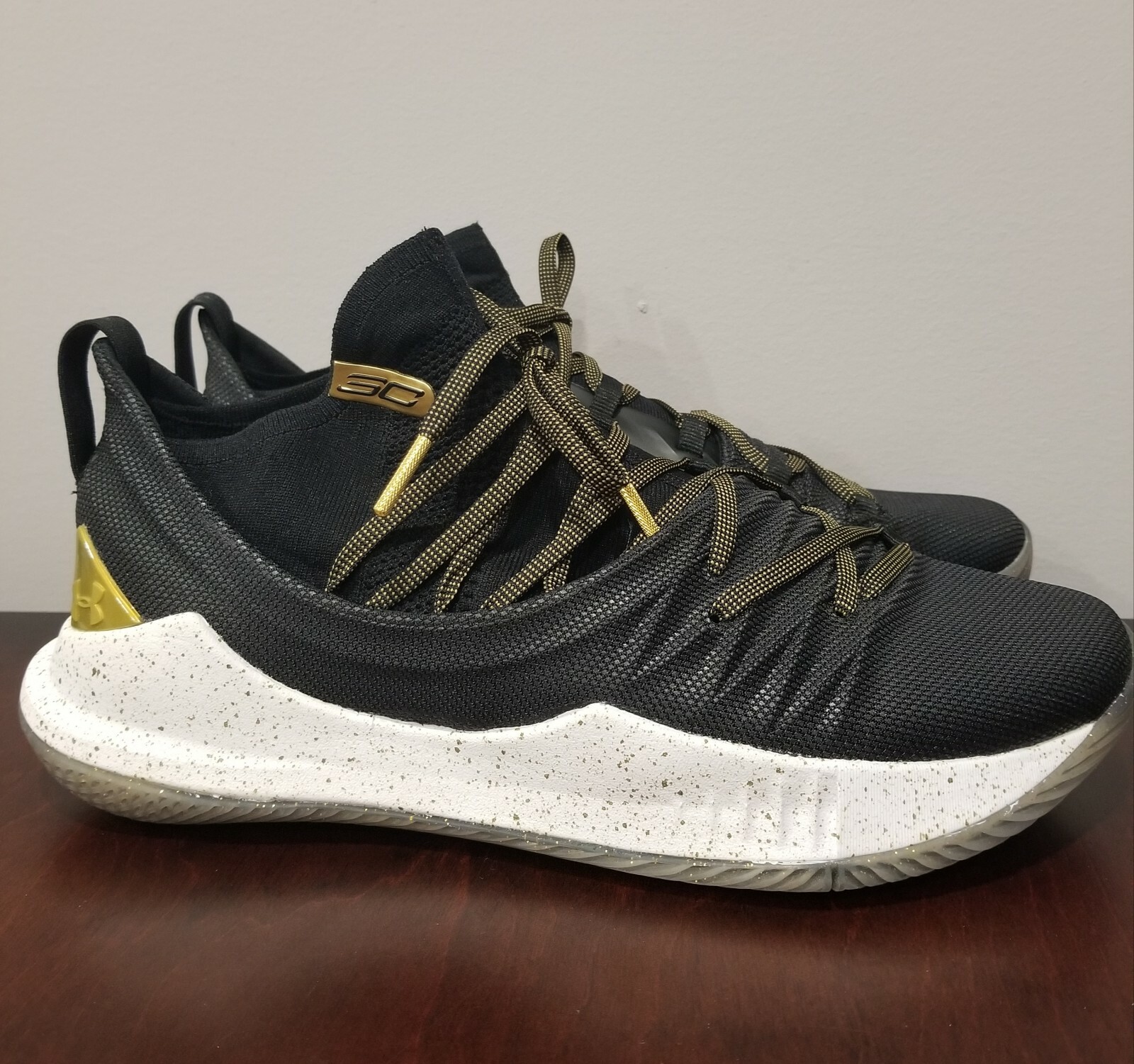 curry 5 black gold