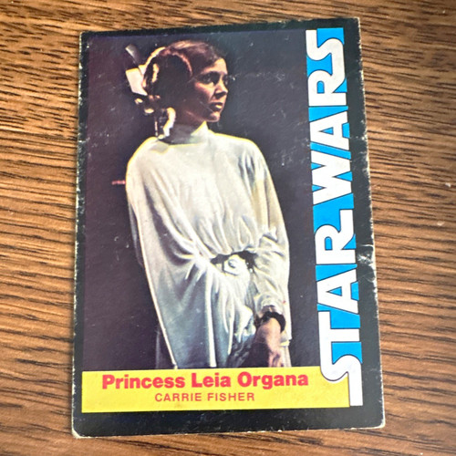 1977 Topps Star Wars #3 The little droid, Artoo-Detoo — Raw