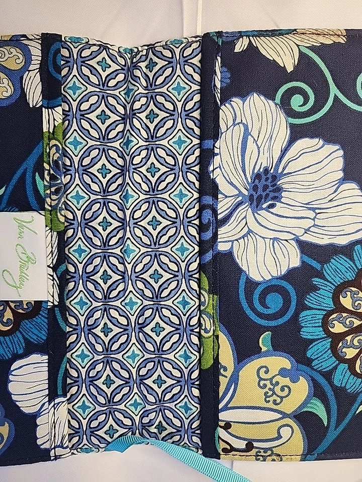 Vera Bradley Book Cover in Retired Mod Floral Blue Pattern - Image 4 of 4